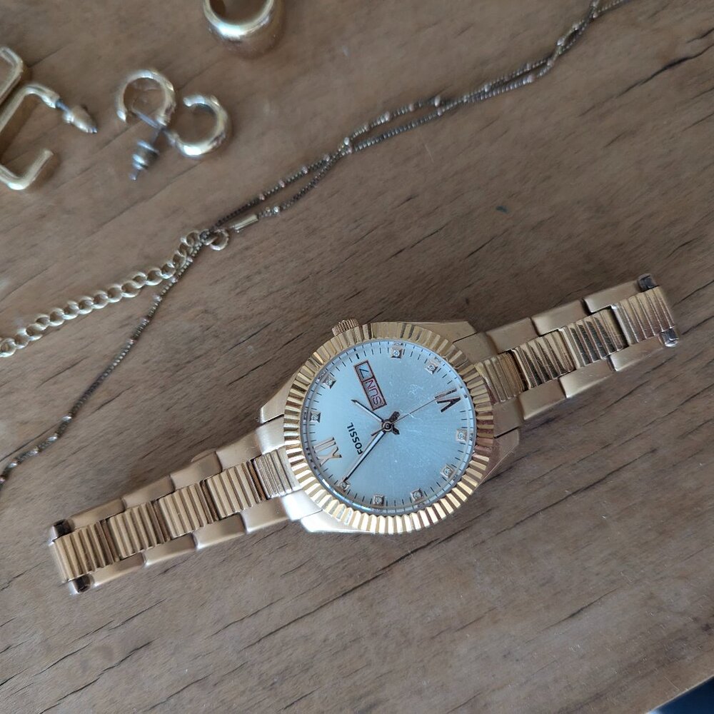 Fossil rose gold watch